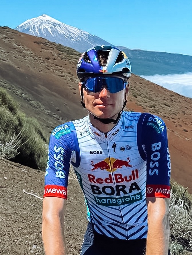 Александр Власов