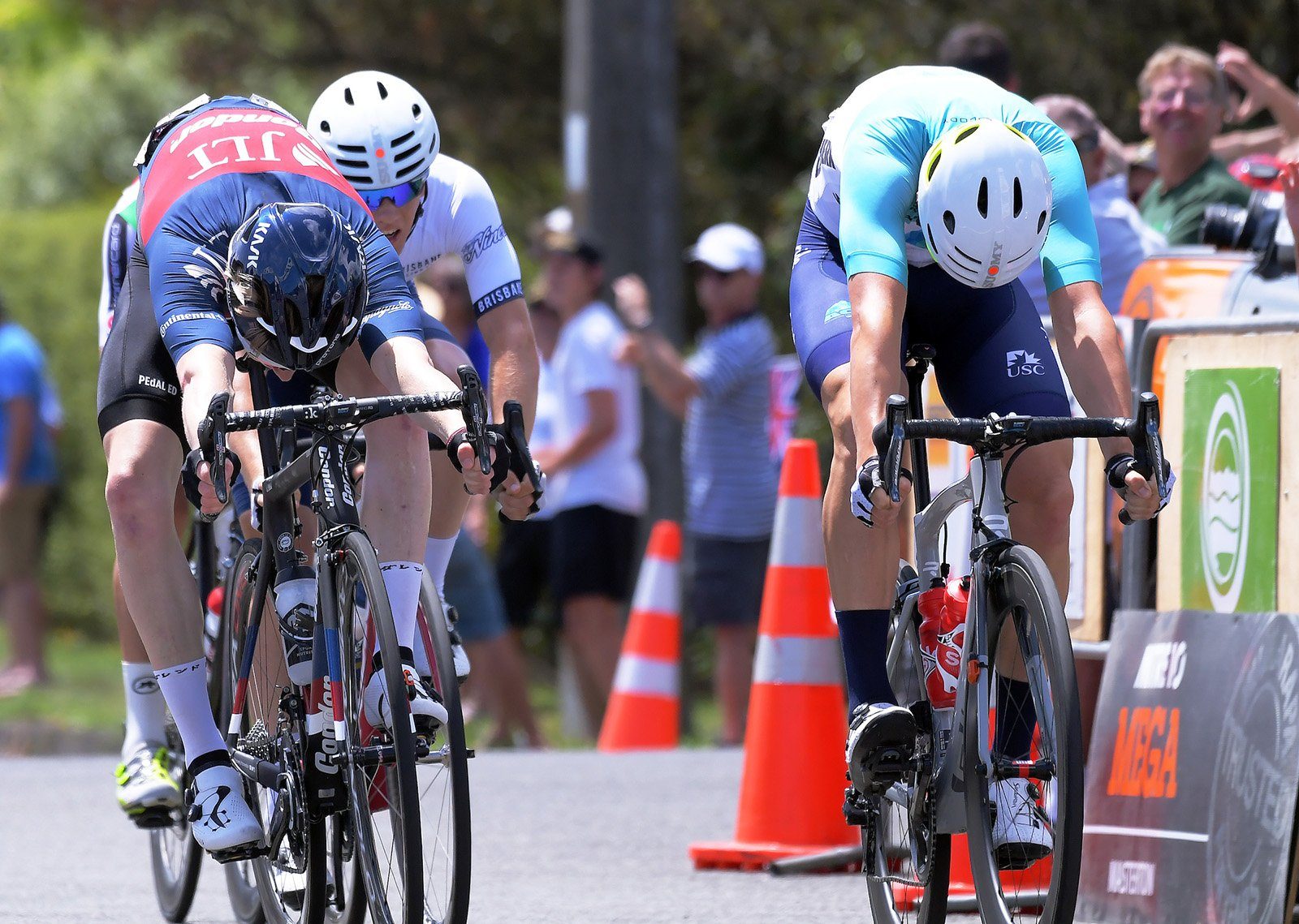 Мэттью Гибсон выиграл третий этап велогонки New Zealand Cycle Classic