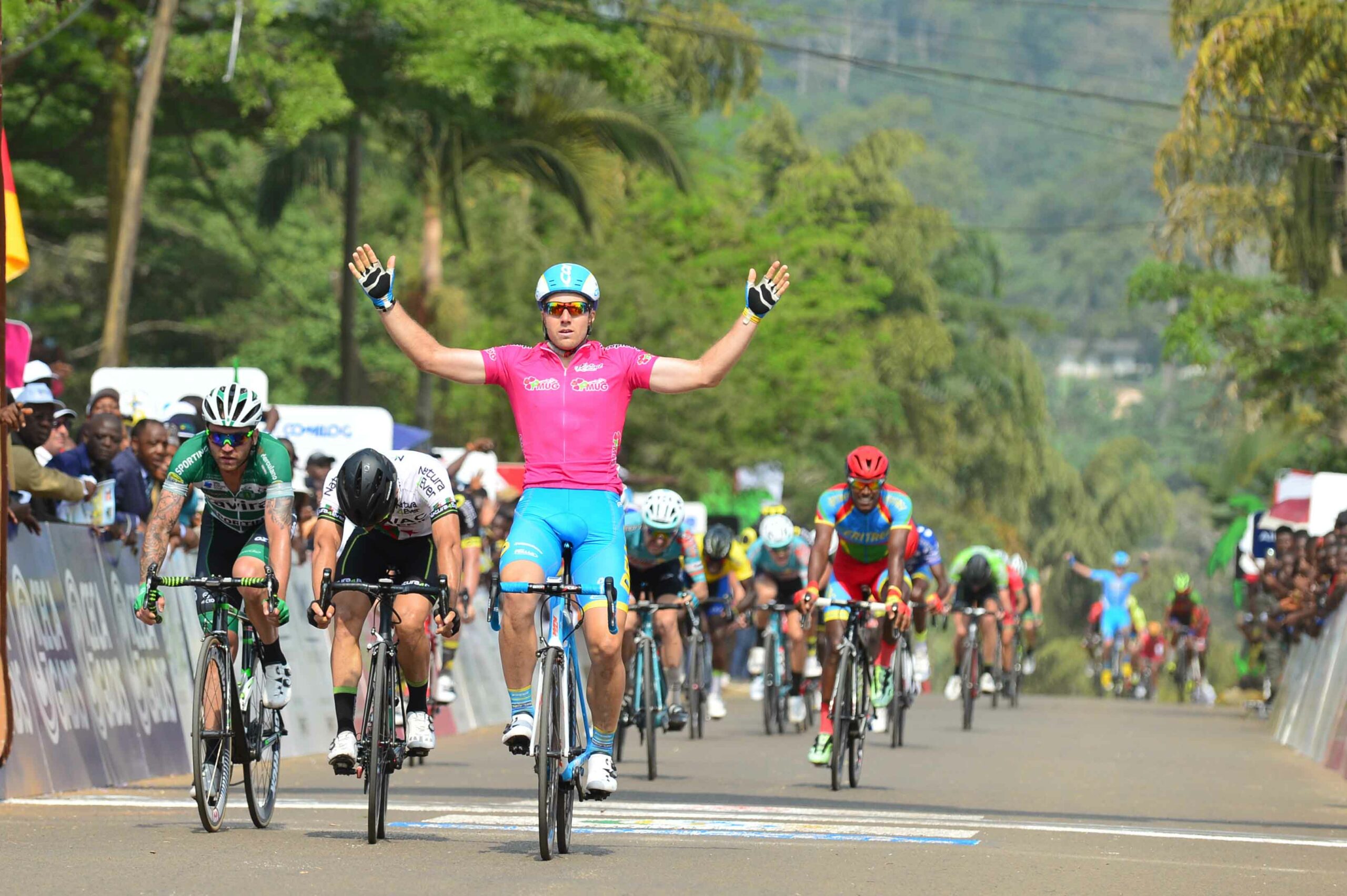 Брентон Джонс выиграл пятый этап велогонки La Tropicale Amissa Bongo
