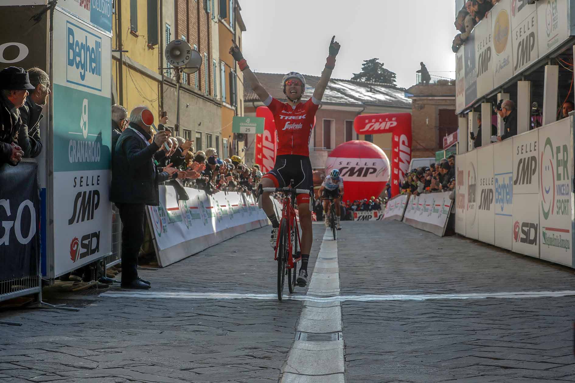 Бауке Моллема выиграл второй этап велогонки «Коппи и Бартали»