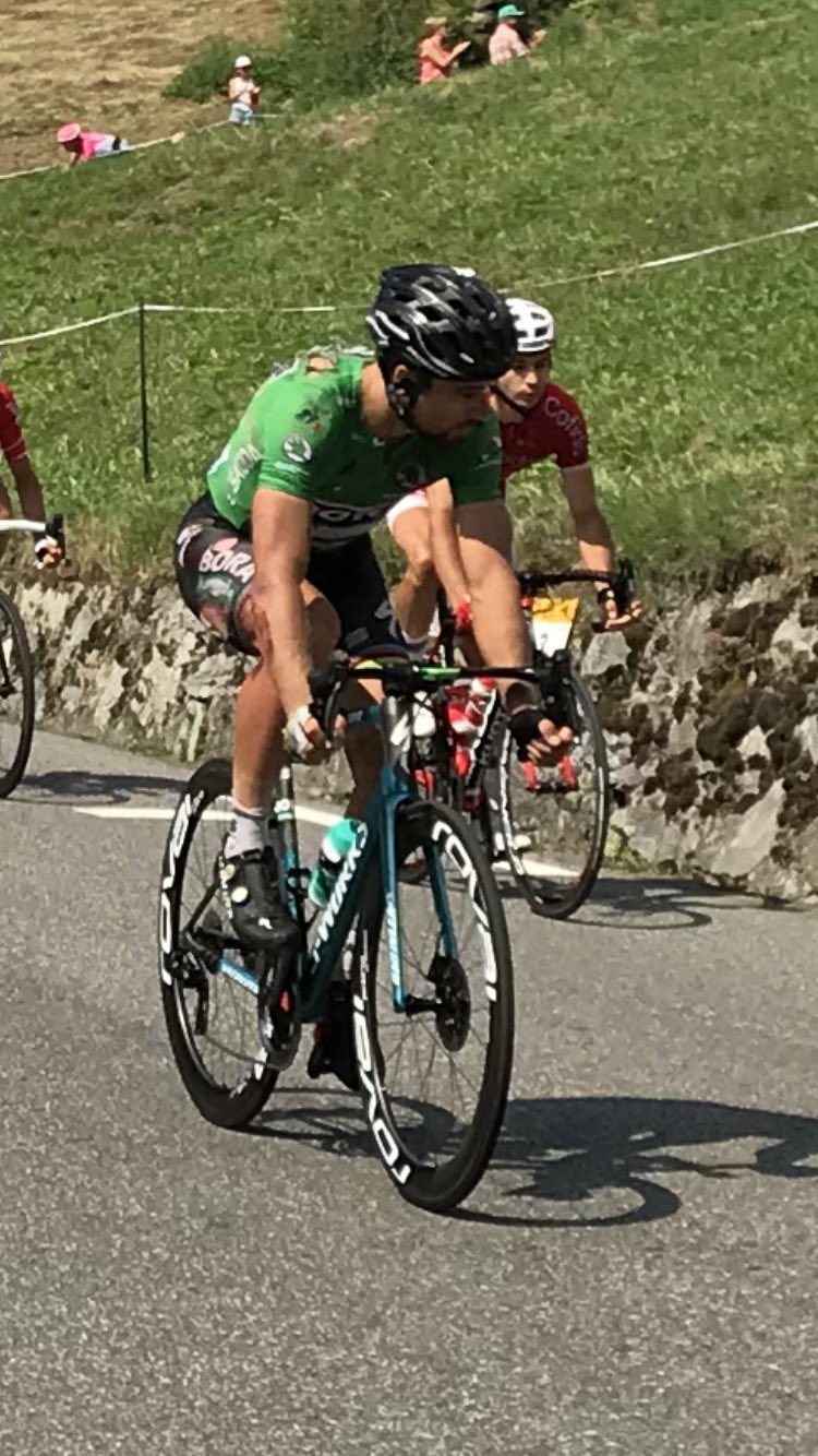 Петер Саган жёстко упал, но закончил семнадцатый этап «Тур де Франс»