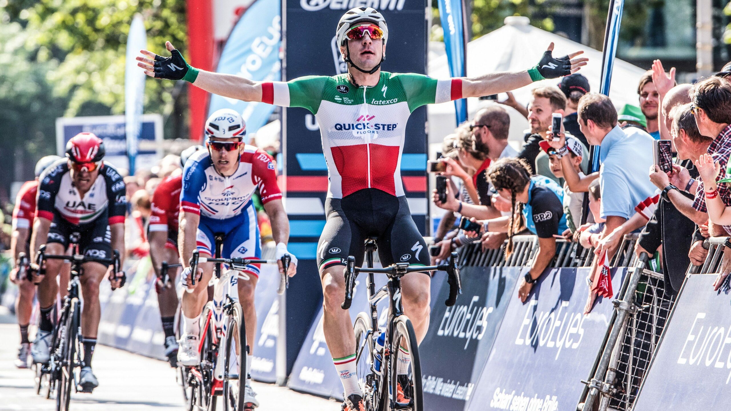 Элиа Вивиани выиграл велогонку «Классика Гамбурга»