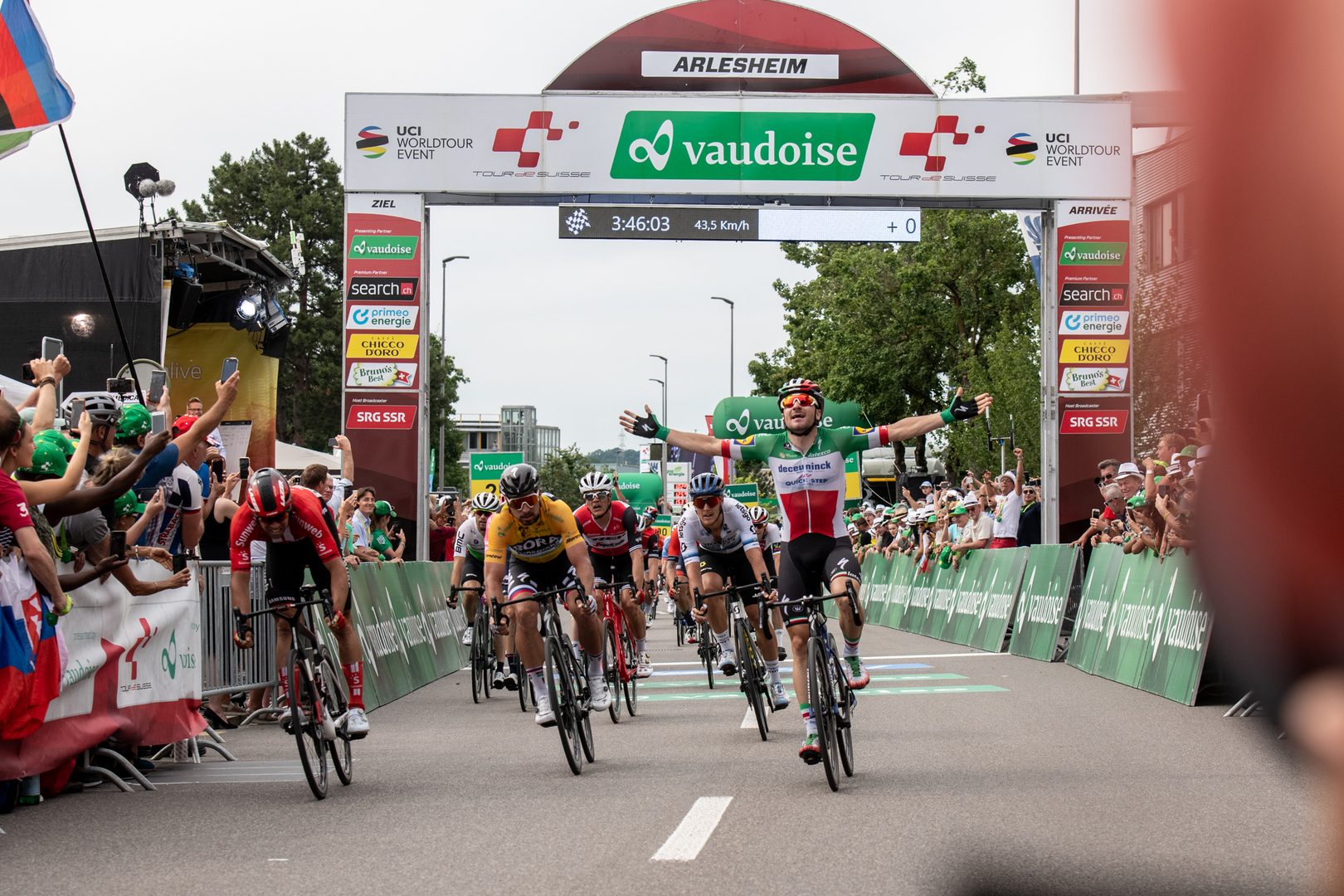 Элиа Вивиани вырвал победу на четвёртом этапе «Тура Швейцарии»