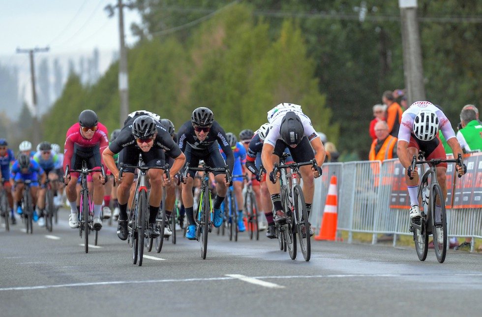 Кэмпбелл Стюарт выиграл второй этап велогонки New Zealand Cycle Classic