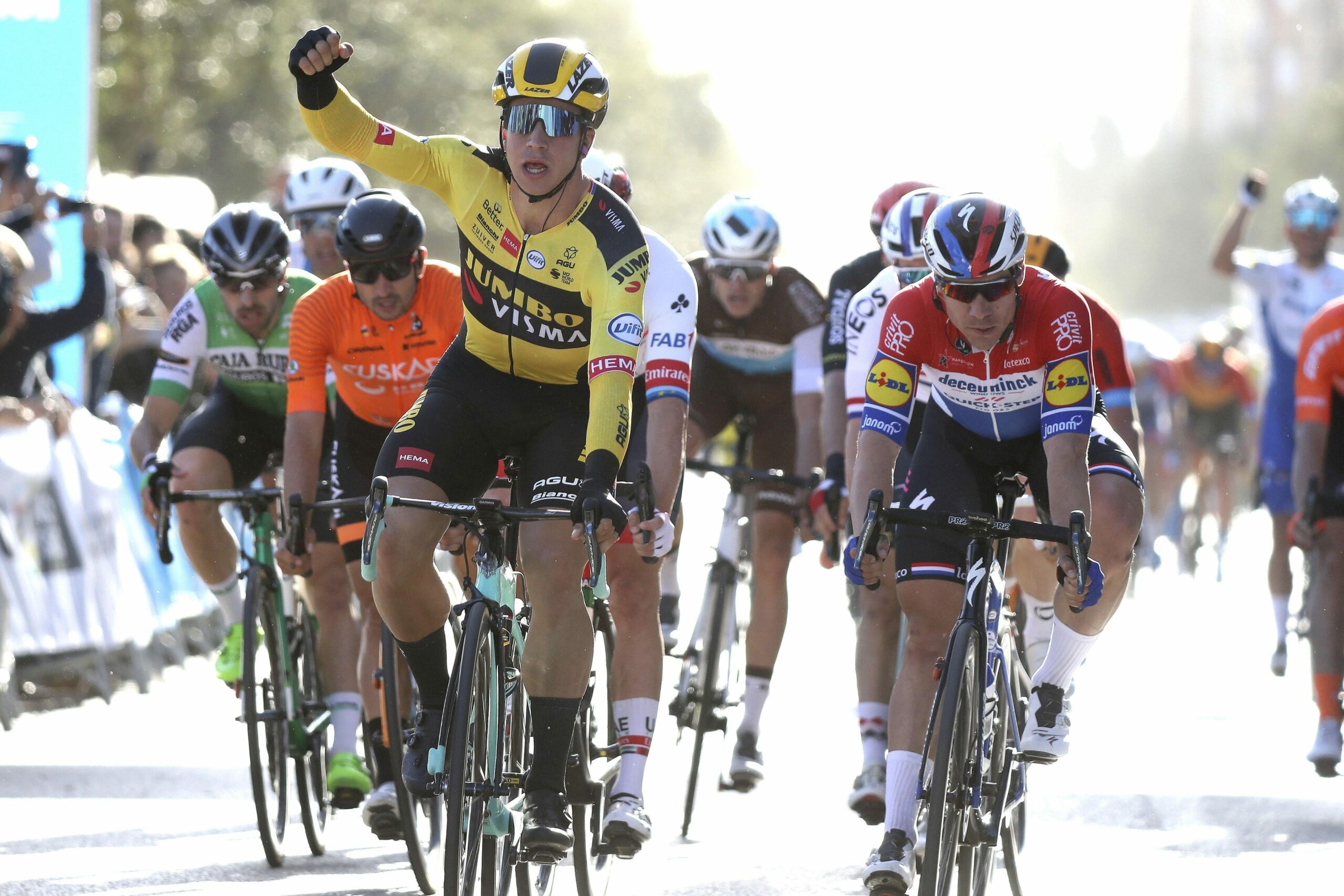 Дилан Груневеген выиграл третий этап «Тура Валенсии»