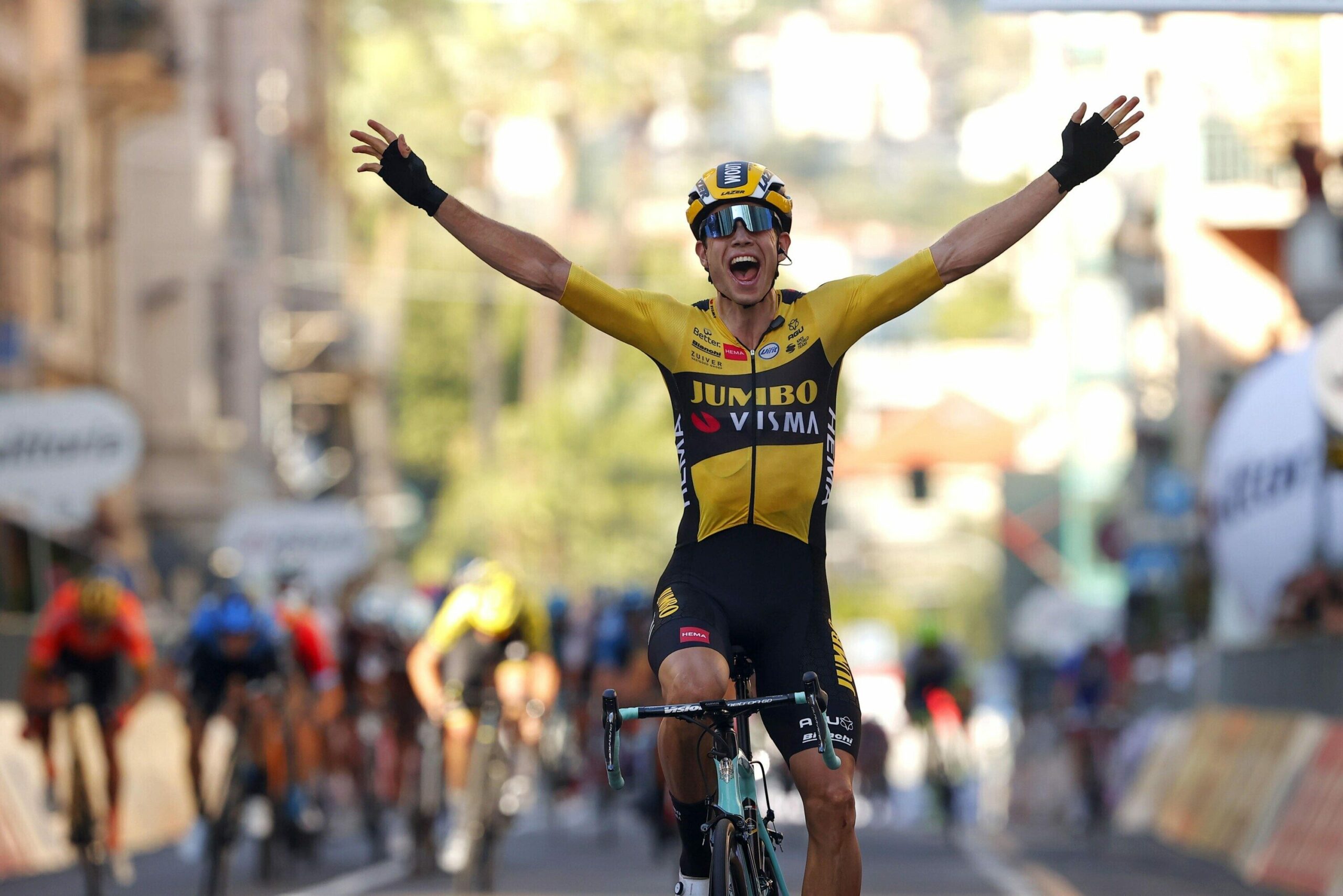 Ваут ван Арт выиграл велогонку «Милан — Сан-Ремо»