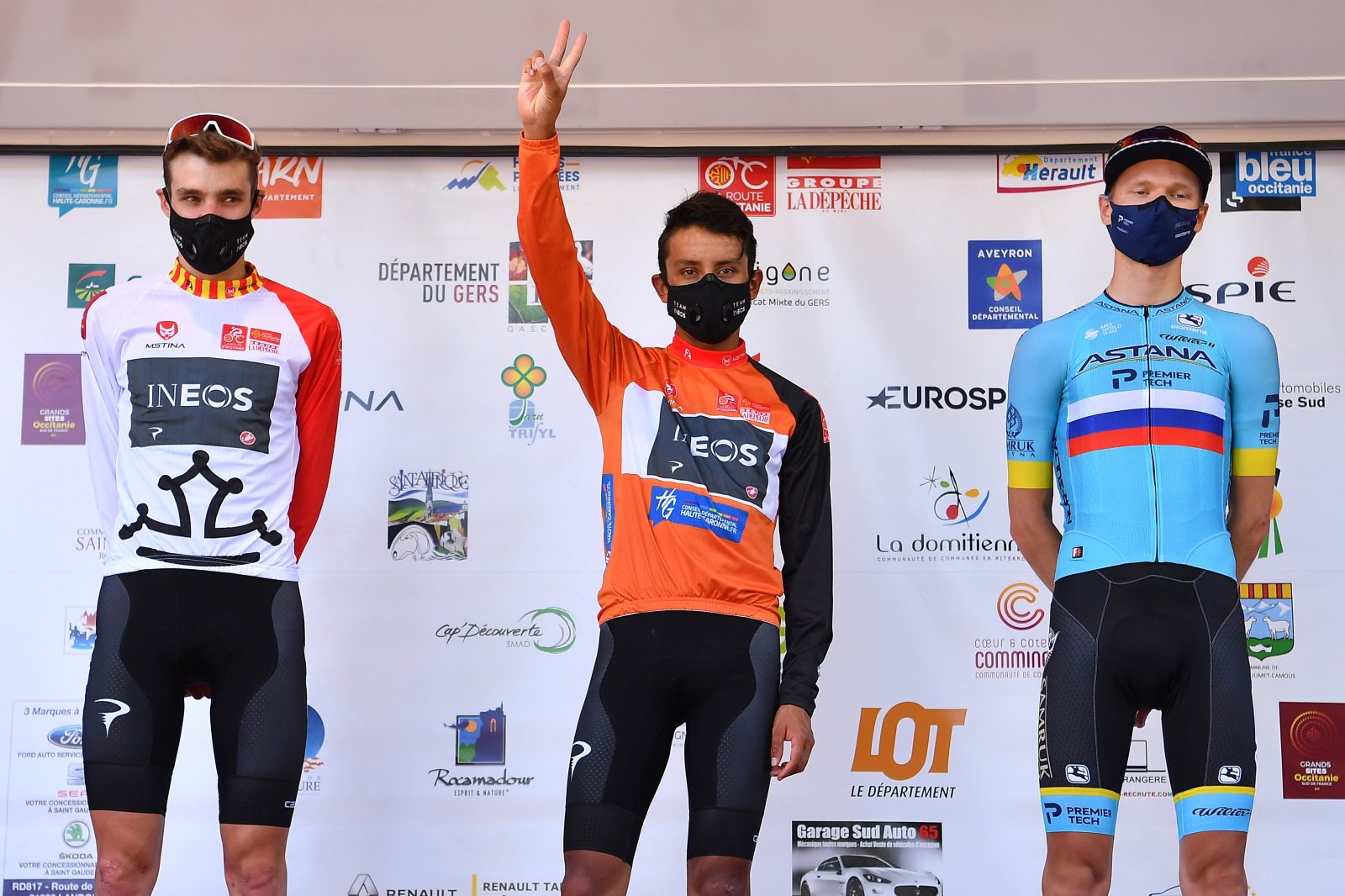 Эган Берналь выиграл велогонку La Route d’Occitanie. На подиуме — двое россиян