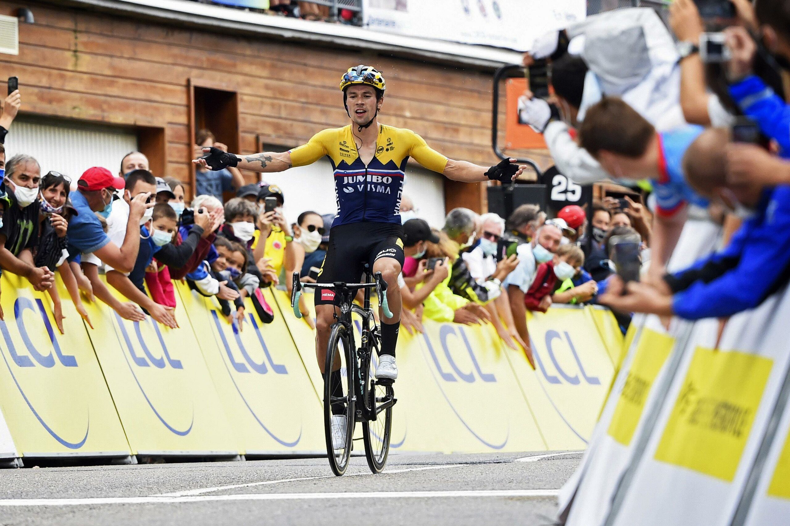 Примож Роглич выиграл второй этап велогонки «Критериум Дофине»