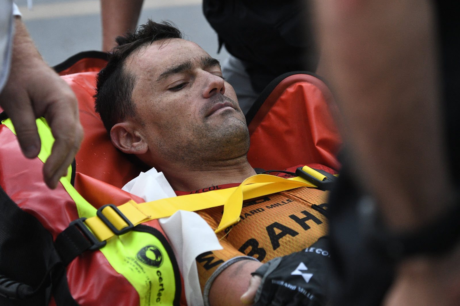 Рафаэль Вальс сломал бедро за 3 километра до финиша первого этапа «Тур де Франс»