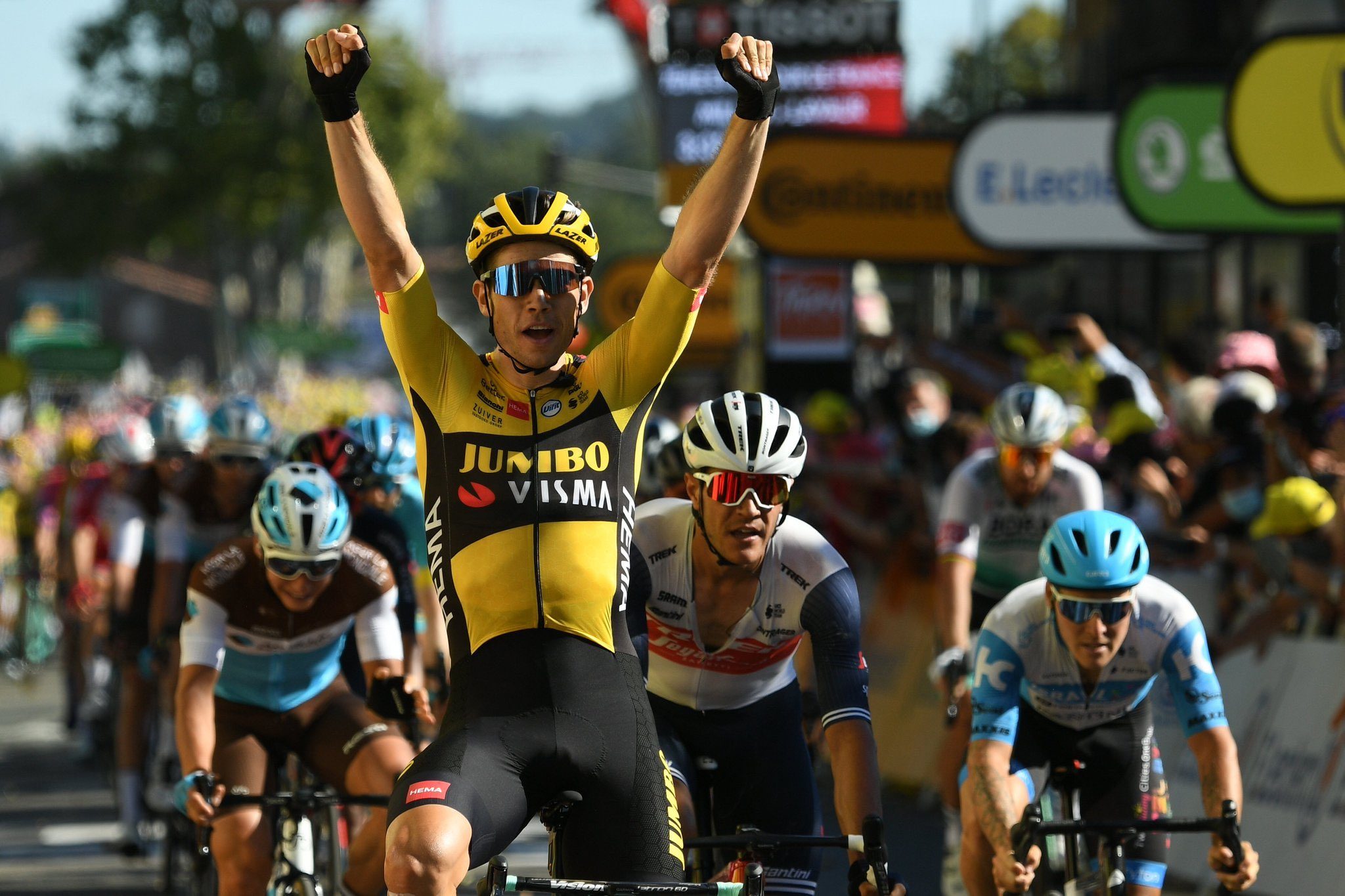 Ваут ван Арт выиграл седьмой этап «Тур де Франс»