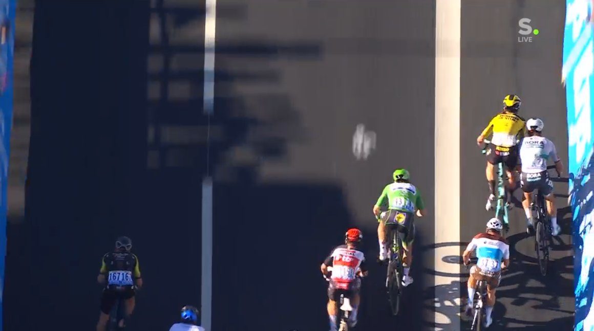 Грандиозная разборка спринтеров на финише 11-го этапа «Тур де Франс»