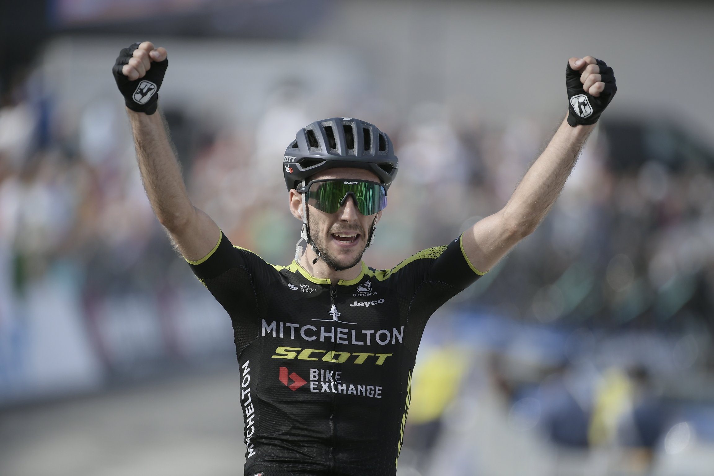 Саймон Йейтс выиграл этап и перехватил майку лидера велогонки «Тиррено — Адриатико»