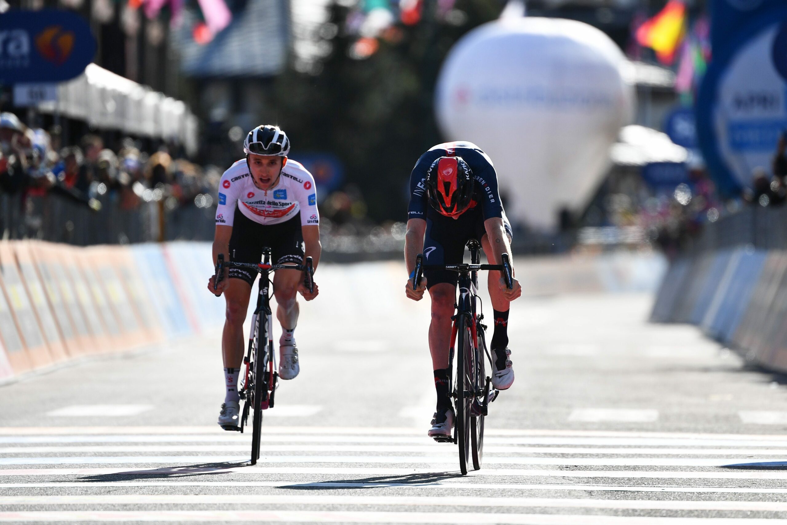 Тео Гейган Харт и Джай Хиндли определённо стали героями «Джиро д’Италии»
