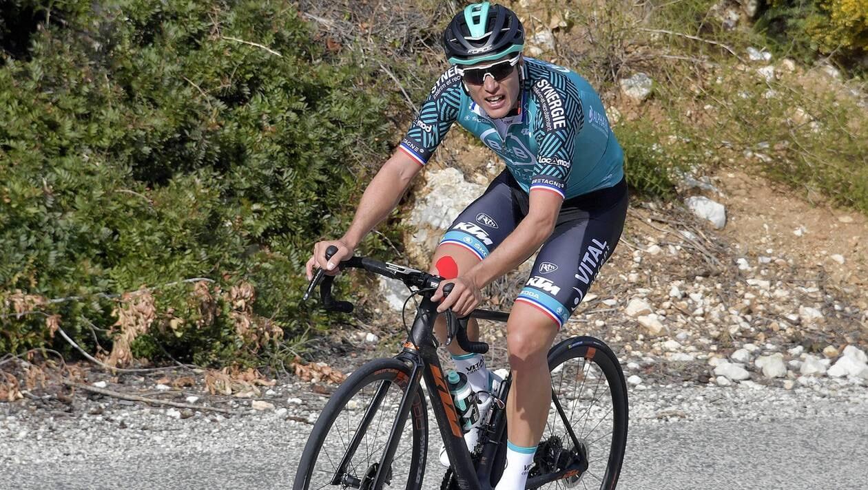 Артур Вишо уходит из профессионального велоспорта из-за неизвестного заболевания