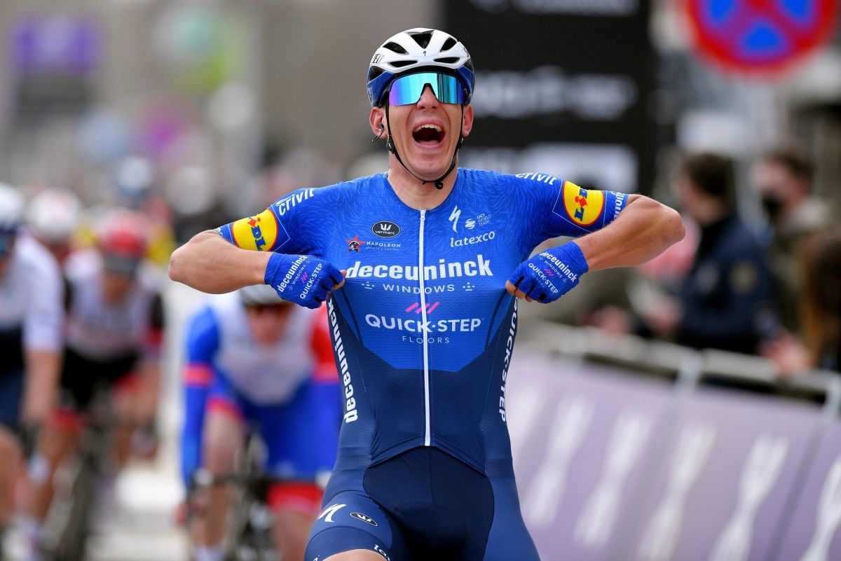 Давиде Баллерини выиграл престижную велогонку “Омлууп Хет Ньюзблад — 2021”