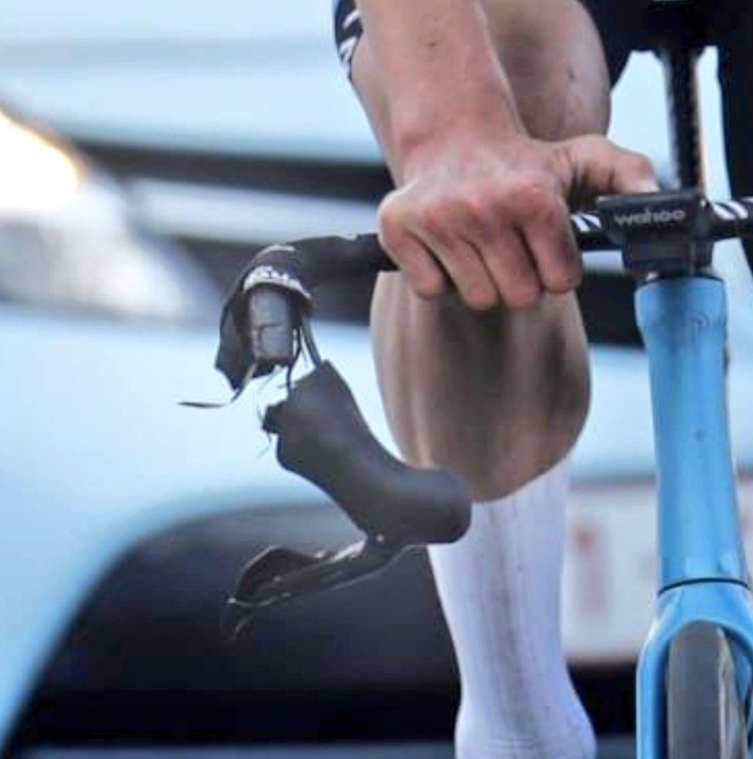 Canyon рекомендовала командам отказаться от модели Aeroad из-за поломки руля на велосипеде Матье ван дер Пула