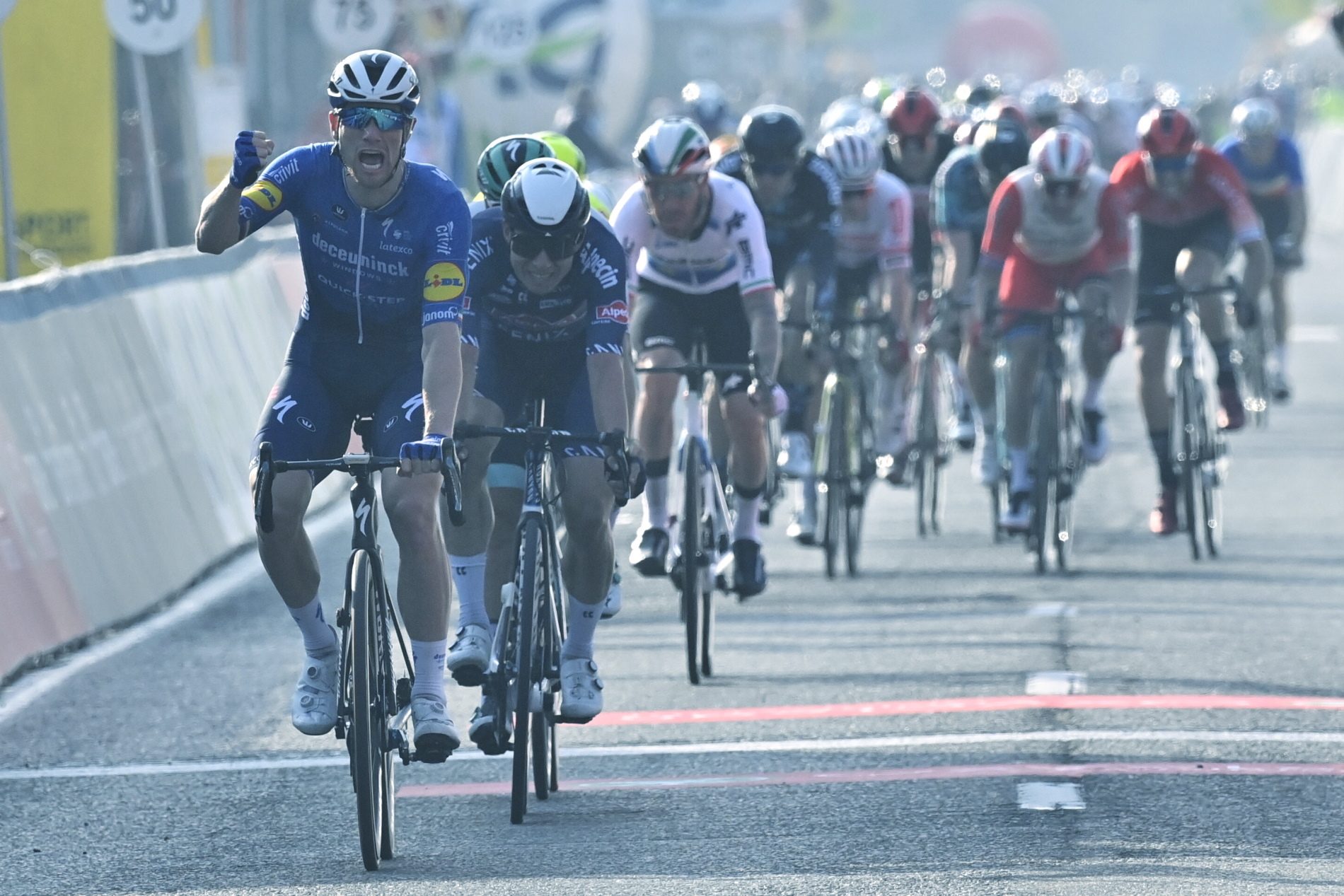 Сэм Беннетт выиграл велогонку Oxyclean Classic Brugge-De Panne