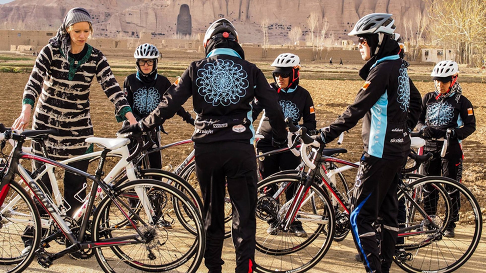 Владелец Israel Start-Up Nation помог эвакуировать из Афганистана 125 велосипедистов и членов их семей