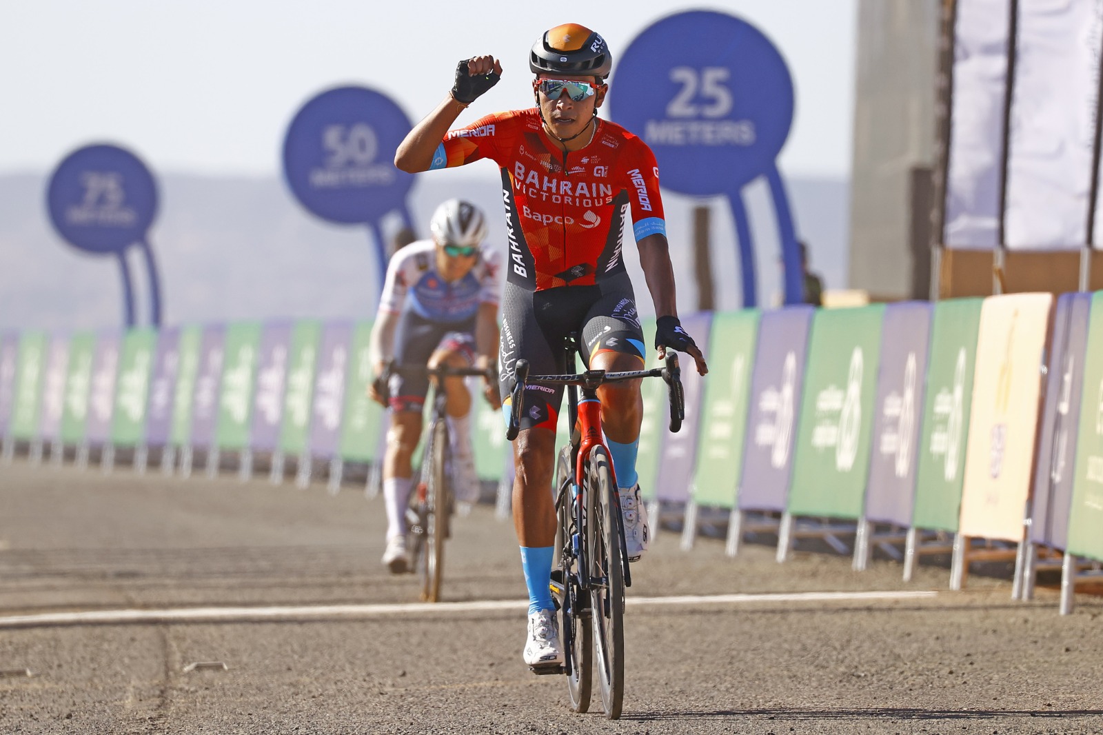 Молодой колумбиец Буитраго выиграл второй этап велогонки «Тур Саудовской Аравии»