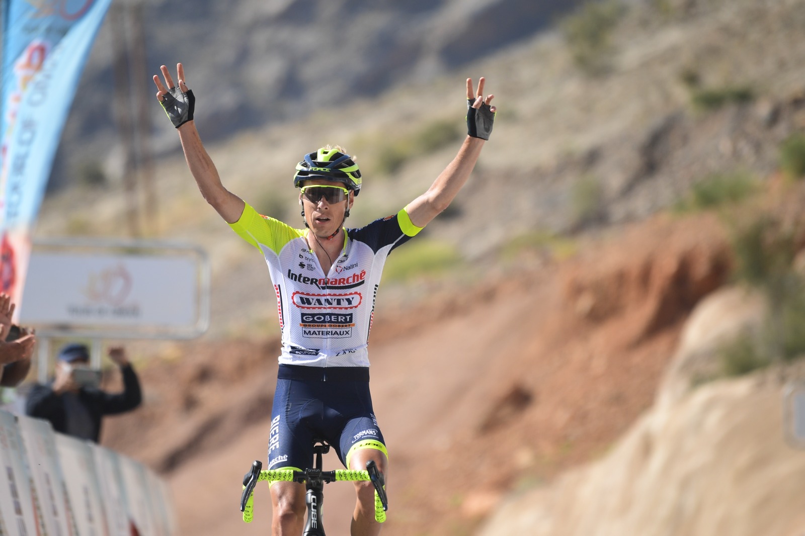 Ян Хирт выиграл тяжёлый пятый этап велогонки «Тур Омана»