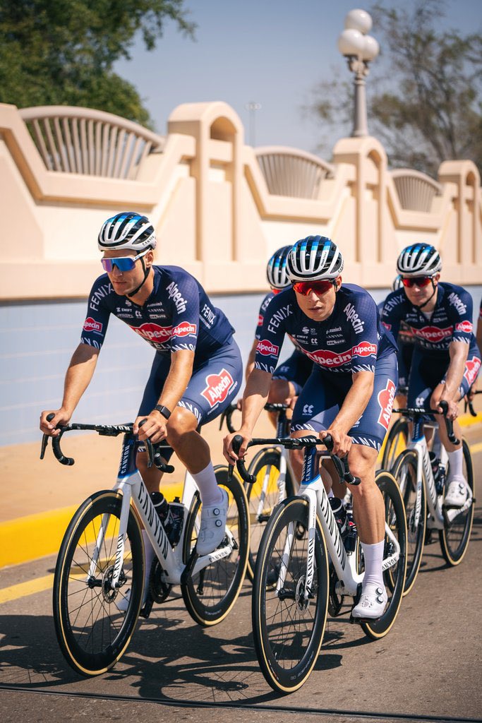 Йеспер Филипсен мастерски выиграл первый этап «Тур ОАЭ», соперничая с топ-спринтерами мира