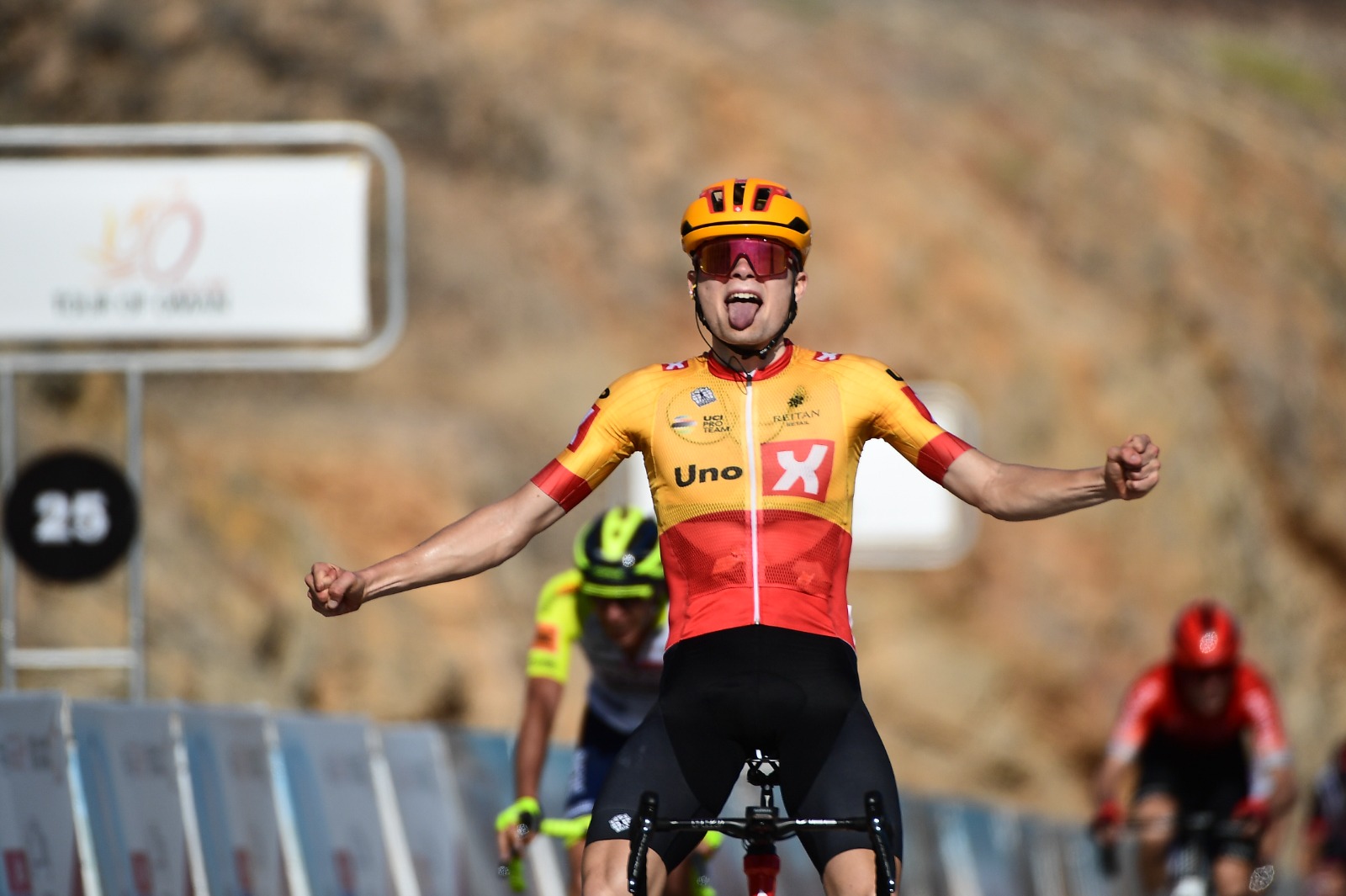 Энтон Чармиг одержал победу на третьем этапе «Тур Омана»