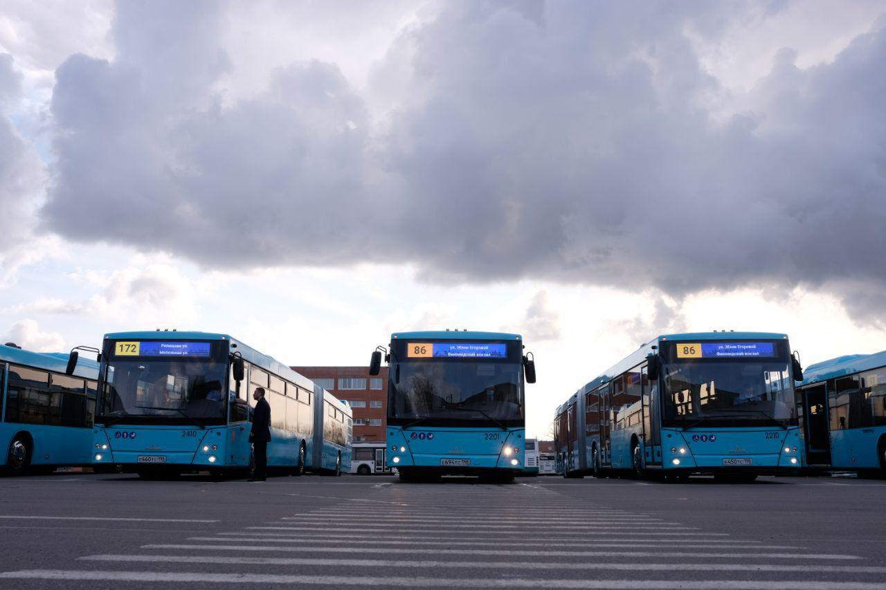 Эксперты отметили непродуманность запущенной Смольным транспортной реформы