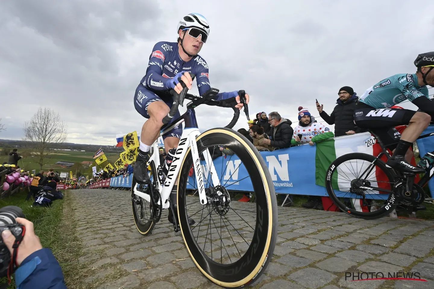 Матье ван дер Пул второй раз выиграл «Тур Фландрии»