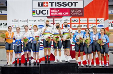 Команды Нидерландов, Германии и Канады на подиуме после женского командного спринта второго этапа Кубка Наций по трековому велоспорту в Милтоне