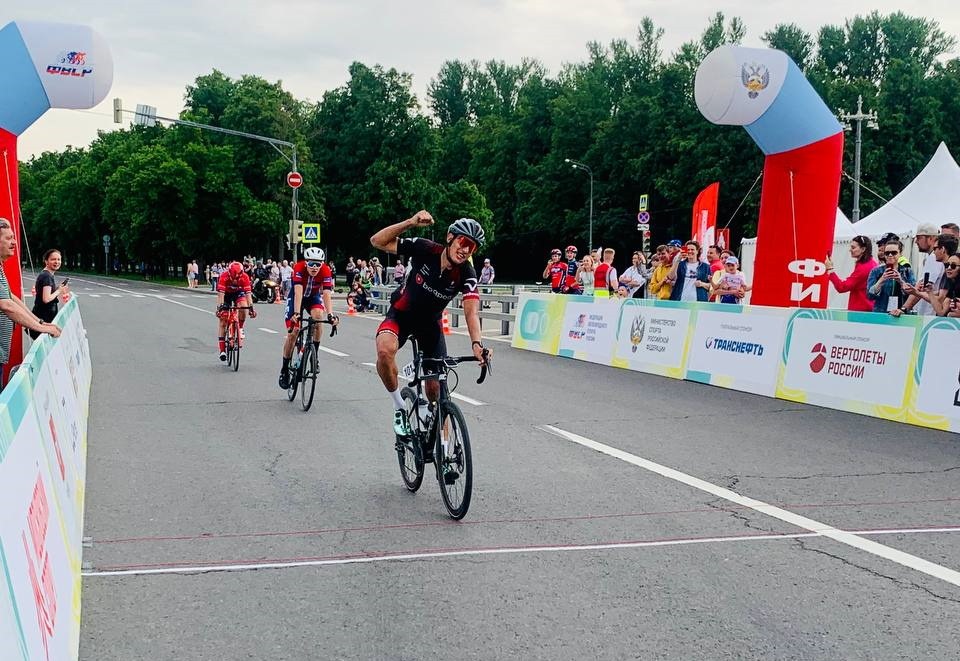 Александр Евтушенко выиграл третий этап велогонки «Пять колец Москвы»