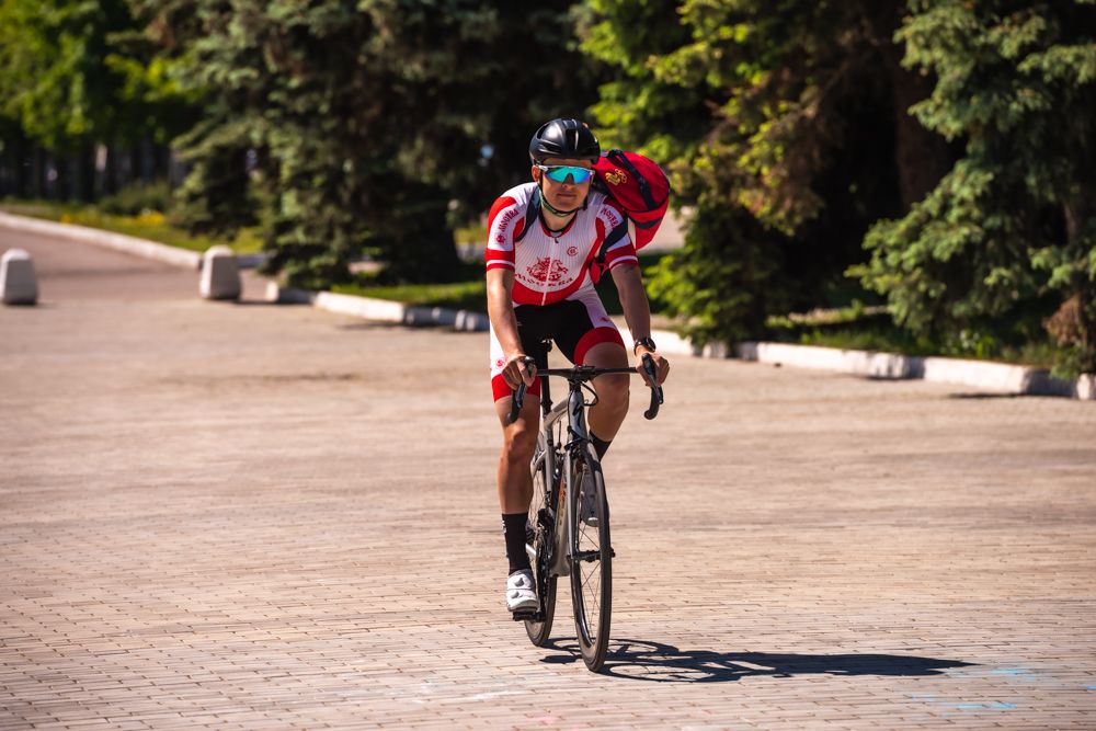 Евгений Тихонин — явка своим ходом на личном велосипеде к старту пролога «5 колец Москвы» на Гребном канале в Крылатском.