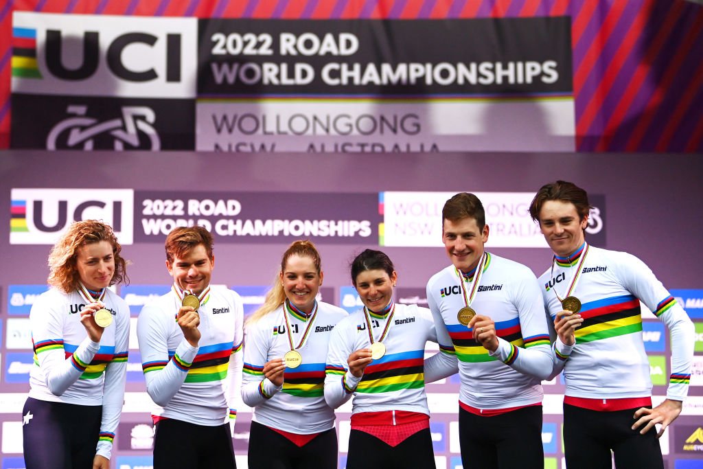 Сборная Швейцарии выиграла смешанную эстафету на чемпионате мира по велоспорту