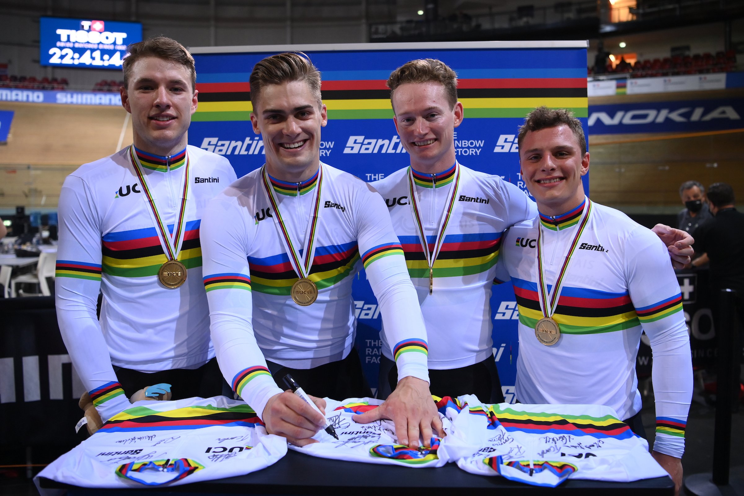 Австралия сенсационно обыграла Нидерланды в командном спринте на чемпионате мира по трековому велоспорту