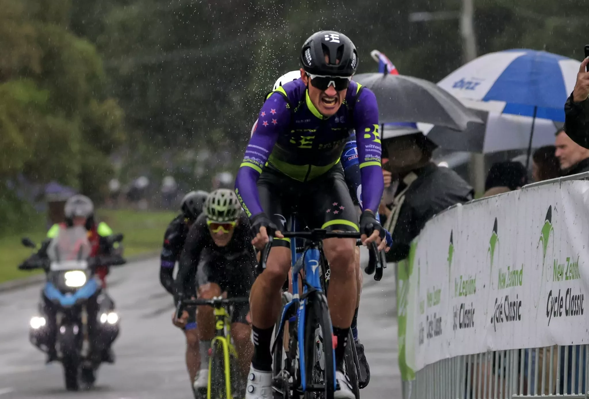 Джеймс Орам выиграл первый этап велогонки New Zealand Cycle Classic
