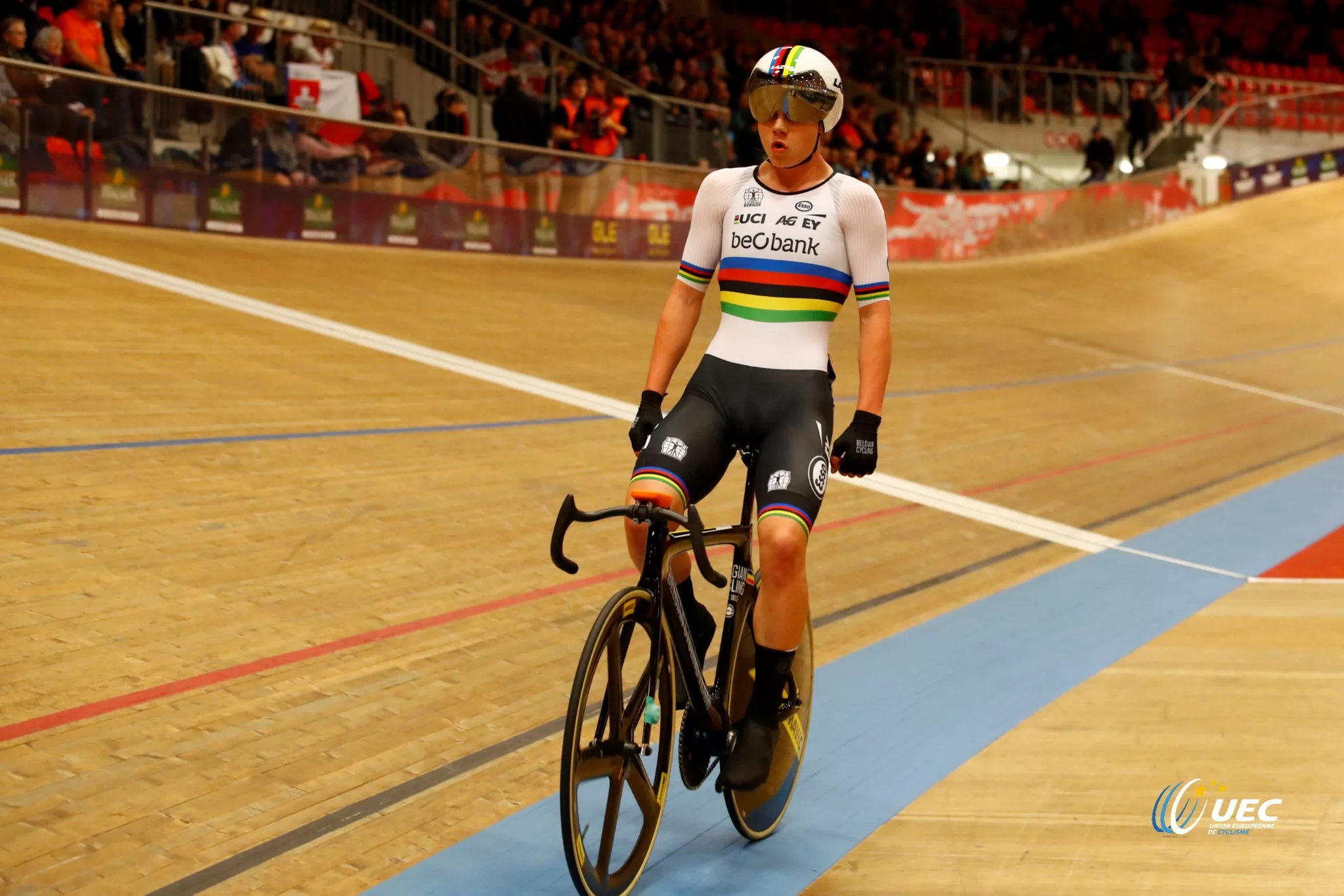 Лотте Копеки выиграла гонку на выбывание на чемпионате Европы по трековому велоспорту