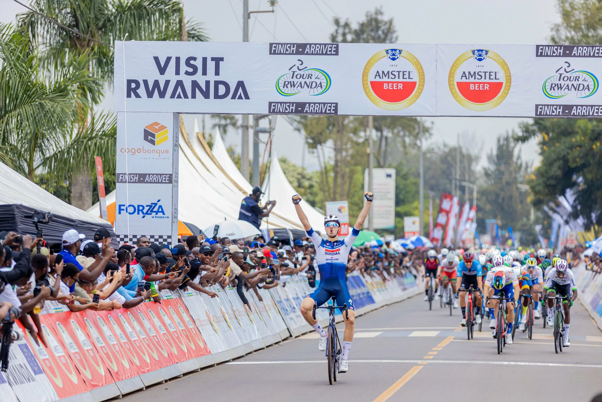 Итан Вернон легко выиграл первый этап «Тура Руанды»