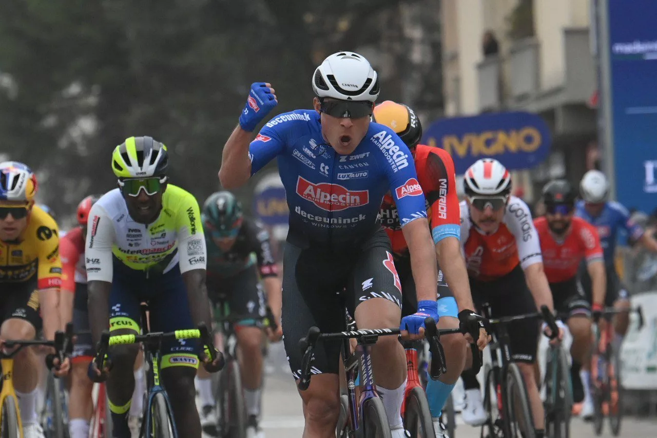 Йеспер Филипсен одержал победу в спринте на третьем этапе «Тиррено — Адриатико»