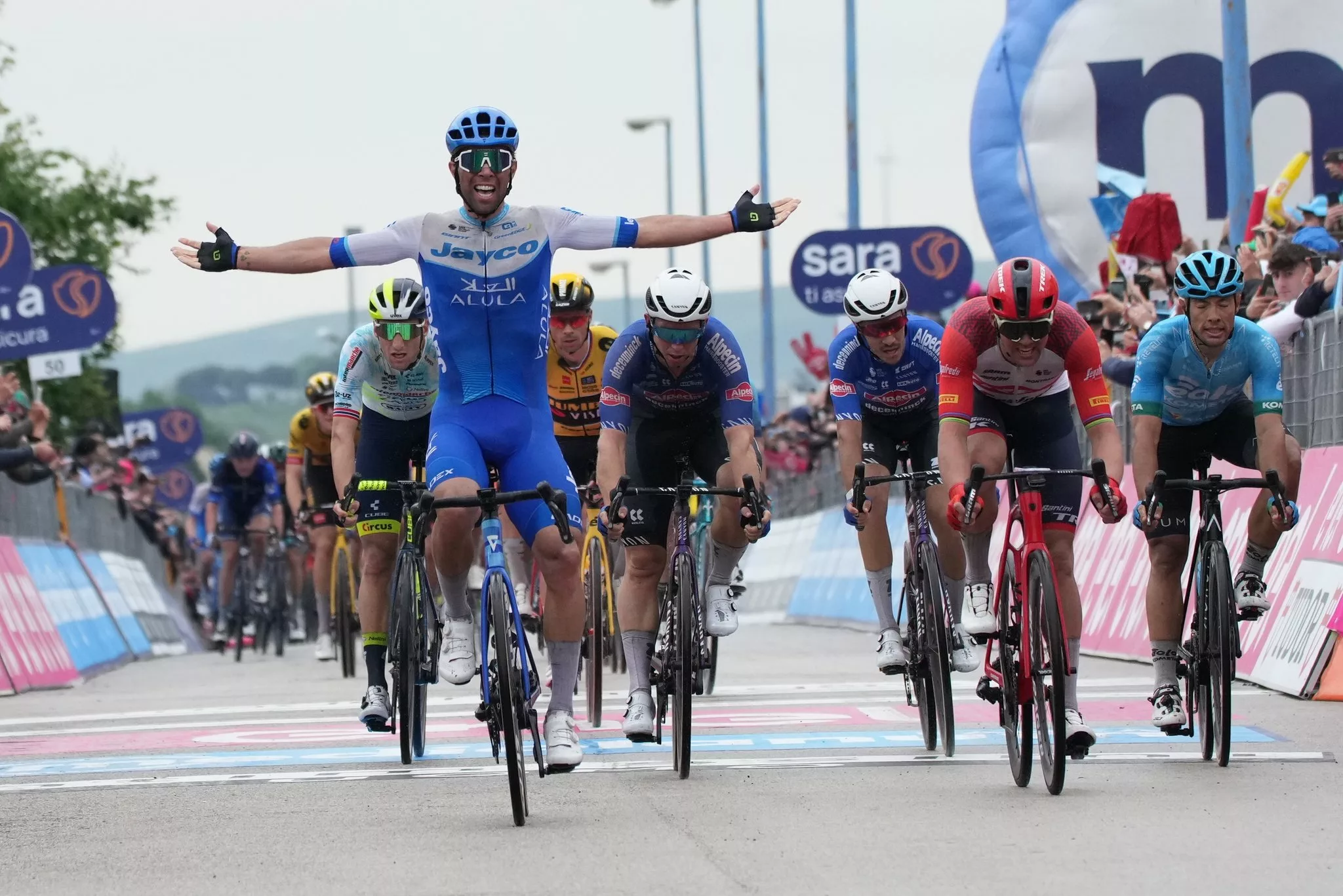 «Джиро д’Италия — 2023»: Майкл Мэттьюс выиграл спринт на третьем этапе