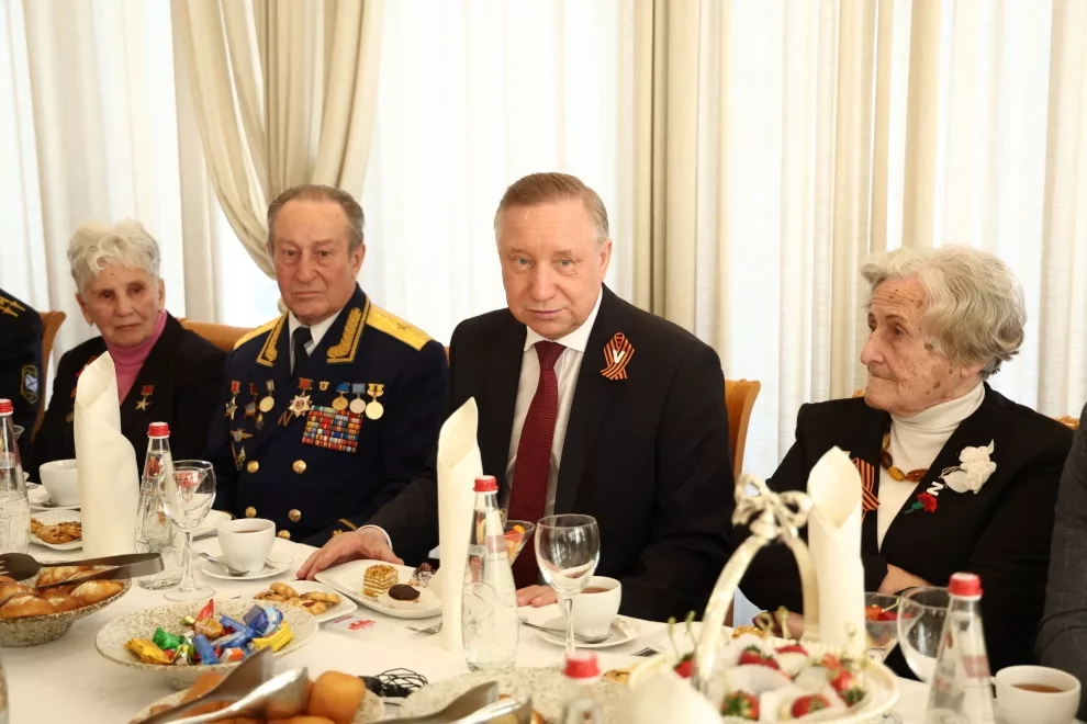 На 78-ю годовщину Победы петербургским ветеранам пожелали «благополучия» вместо нормальных социальных благ