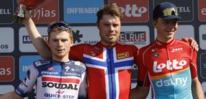 Стэн ван Трихт (слева), Расмус Тиллер (в центре) и Флориан Вермеерш. Фото: Cor Vos