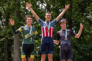 Эван Бойл (слева), Вигго Мур (в центре) и Купер Джонсон