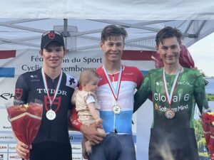 Артур Клюкерс (слева), Алекс Кирш (в центре) и Том Виртген