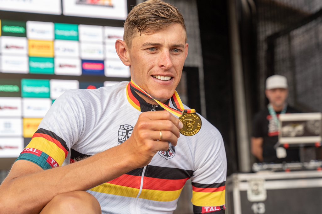 Нильс Политт одержал победу на чемпионате Германии по велоспорту, выиграв гонку с раздельным стартом
