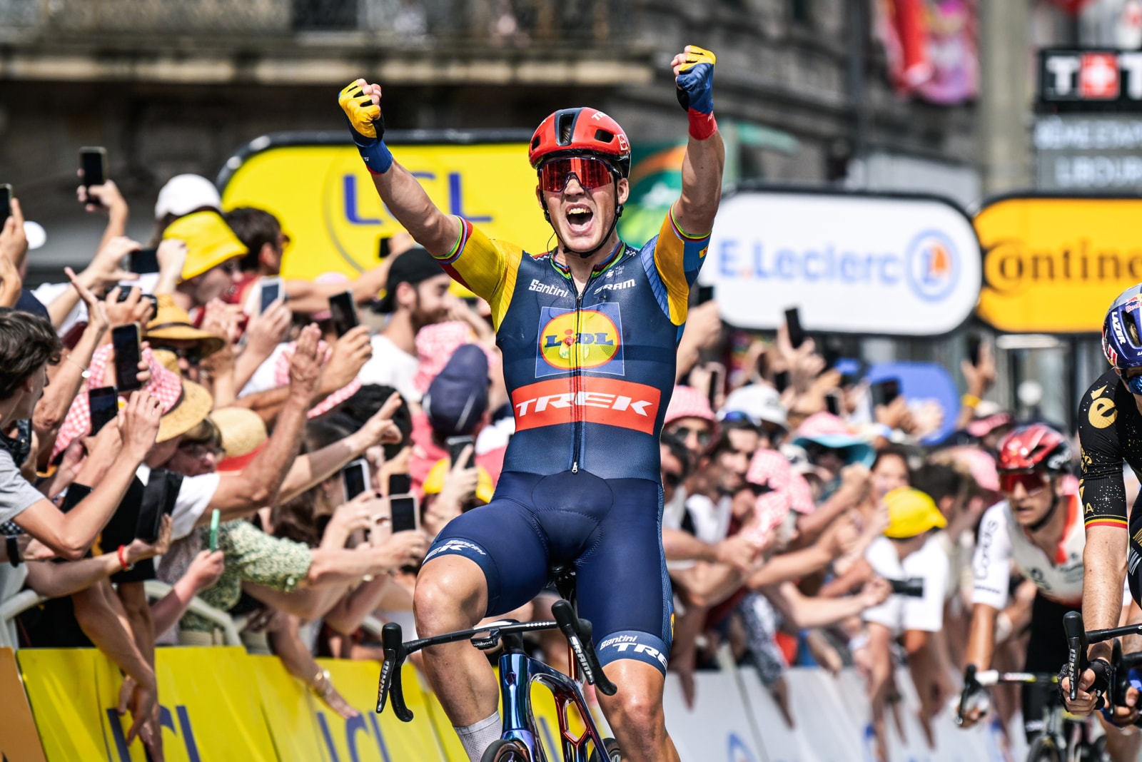 Восьмой этап «Тур де Франс» разрушил надежды Марка Кавендиша на рекорд и вознёс Мадса Педерсена