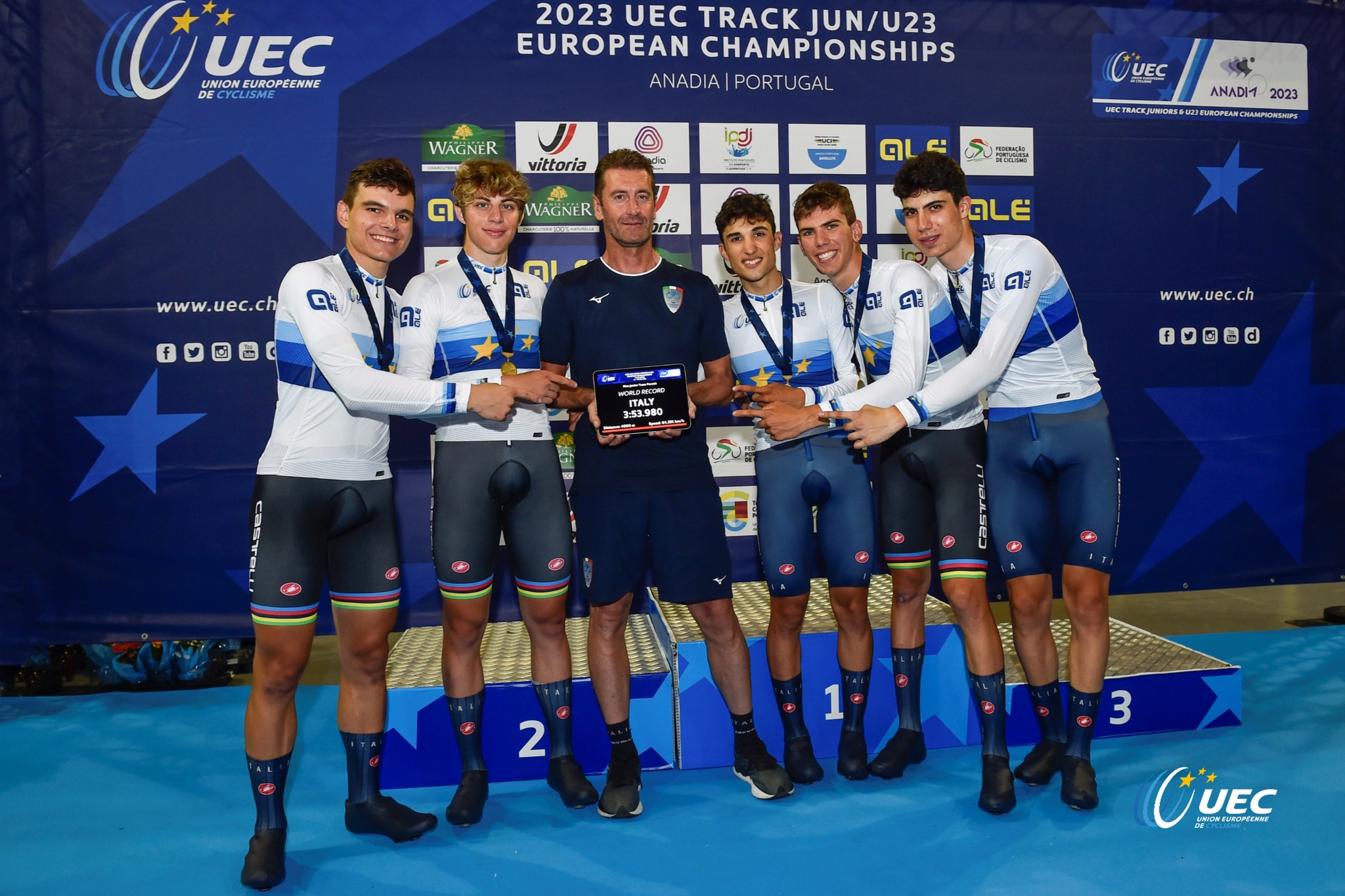 Юниоры из Италии завоевали титул чемпионов Европы по трековому велоспорту в командной гонке преследования