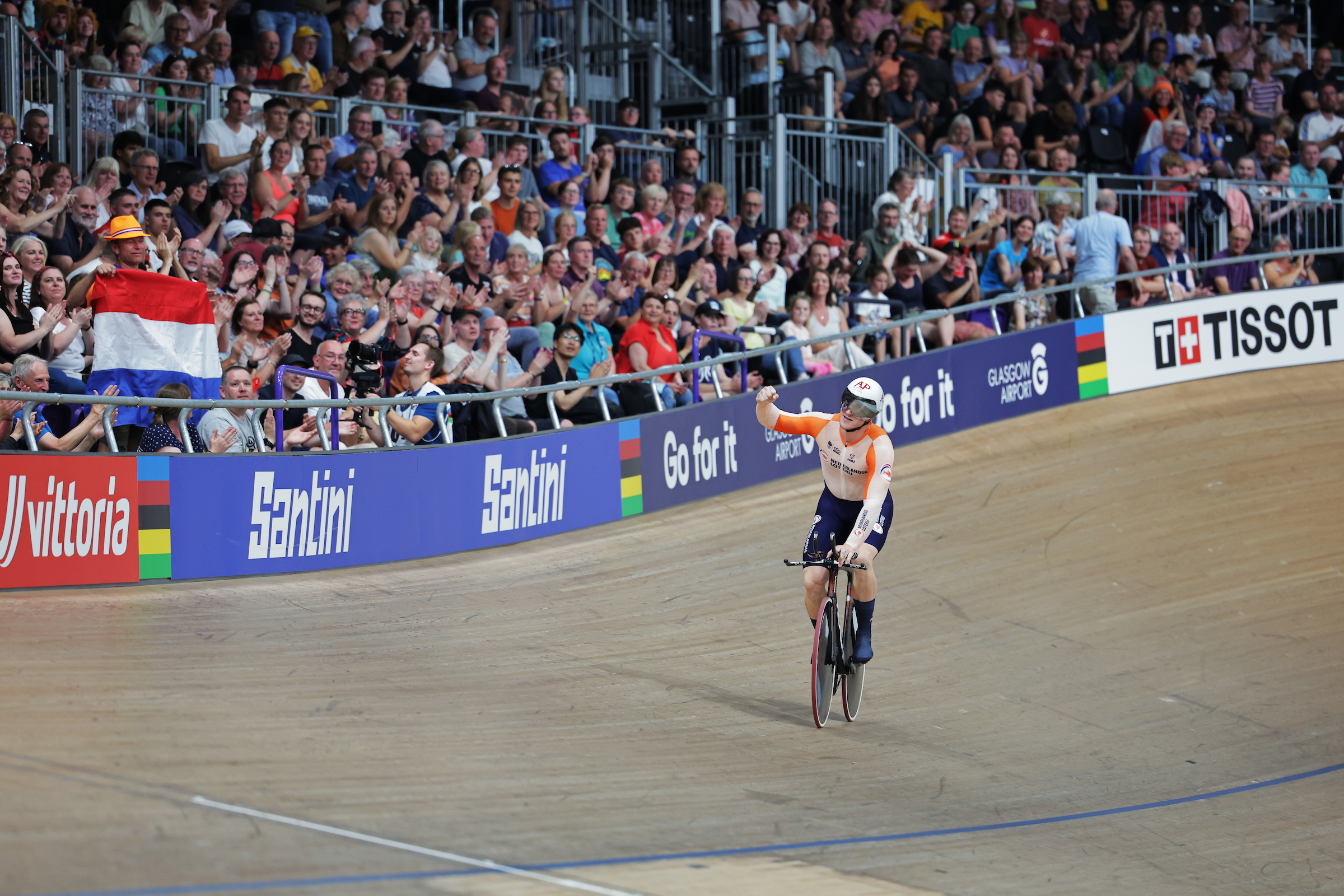 Джеффри Хугланд легко выиграл гит на 1000 метров на чемпионате мира по трековому велоспорту в Глазго
