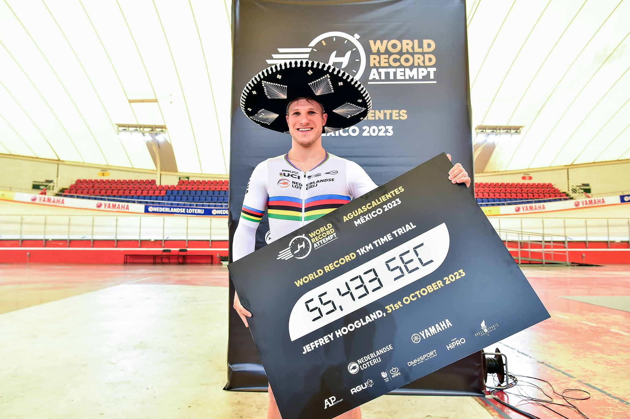 Джеффри Хугланд обновил мировой рекорд в гите на 1000 метров
