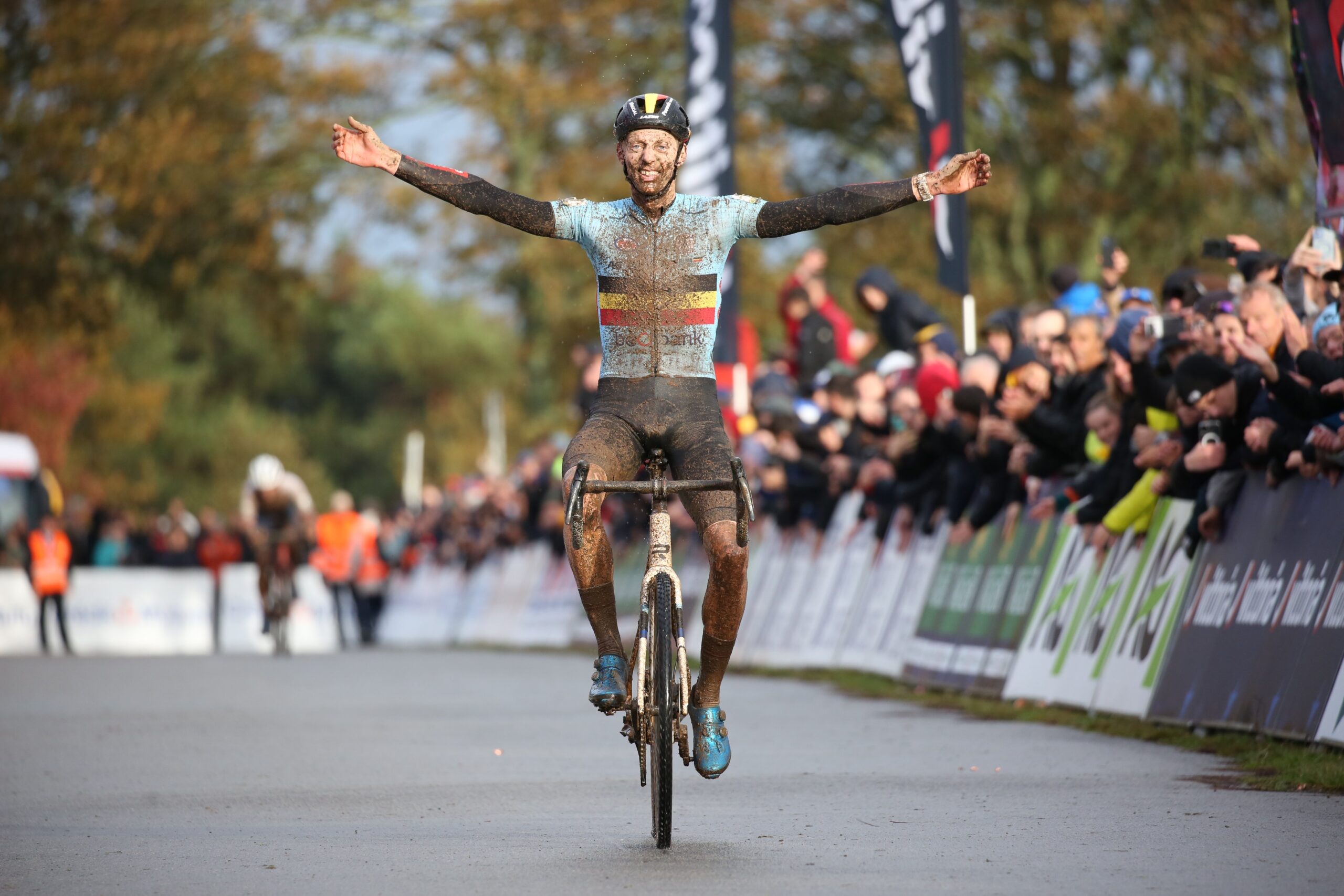 Михаэль Вантуренхаут и Фем ван Эмпель сохранили титулы чемпионов Европы по велокроссу
