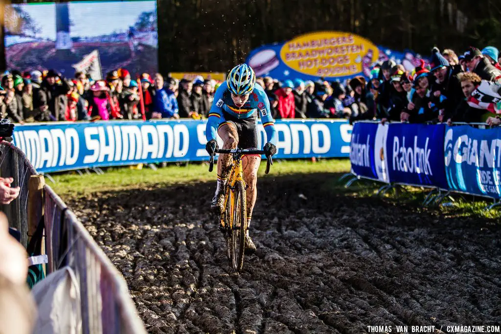 Невероятная история Ваута ван Арта с чемпионата Бельгии по велокроссу 2014 года