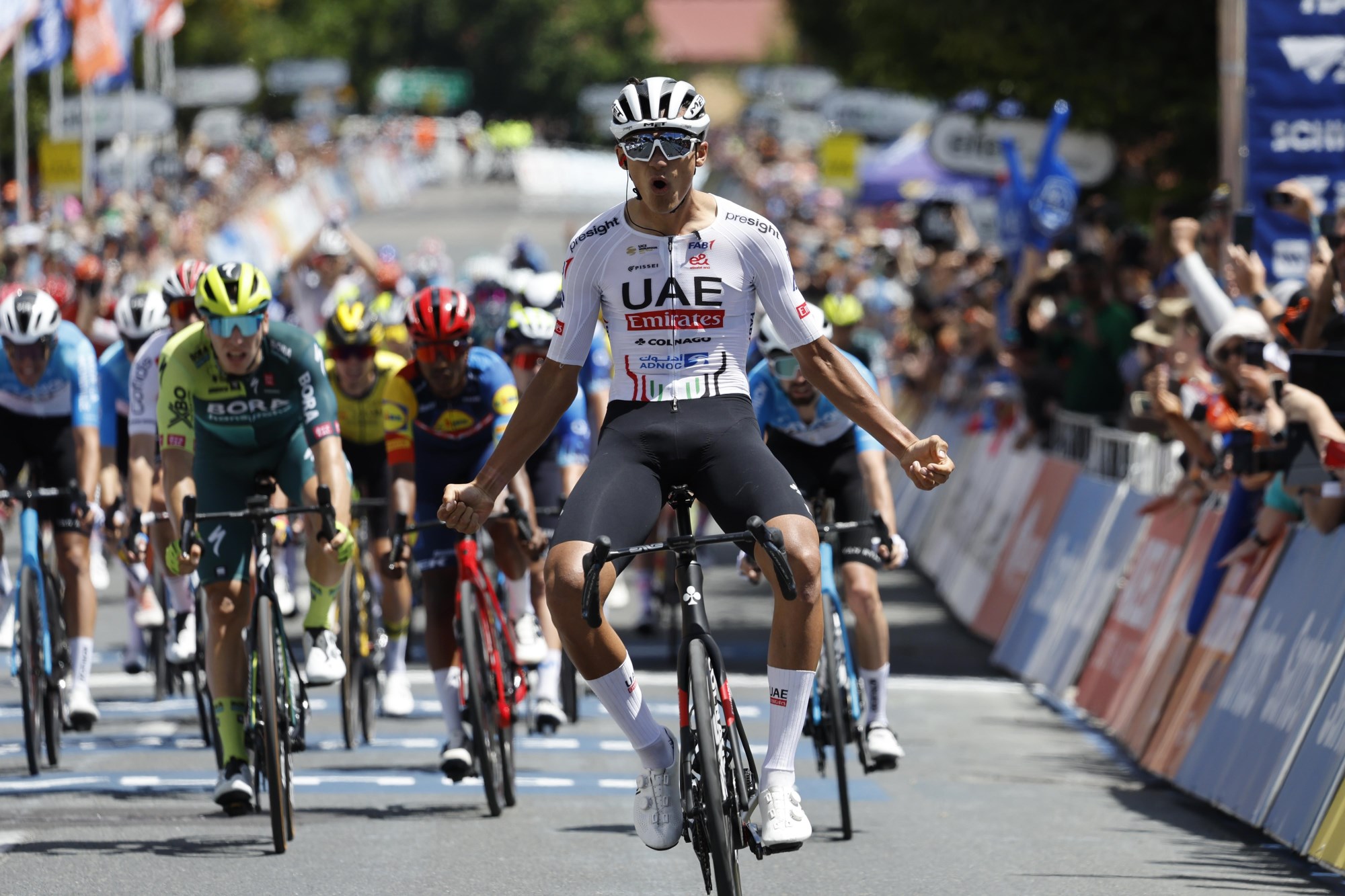 Айзек дель Торо одержал победу на втором этапе Tour Down Under
